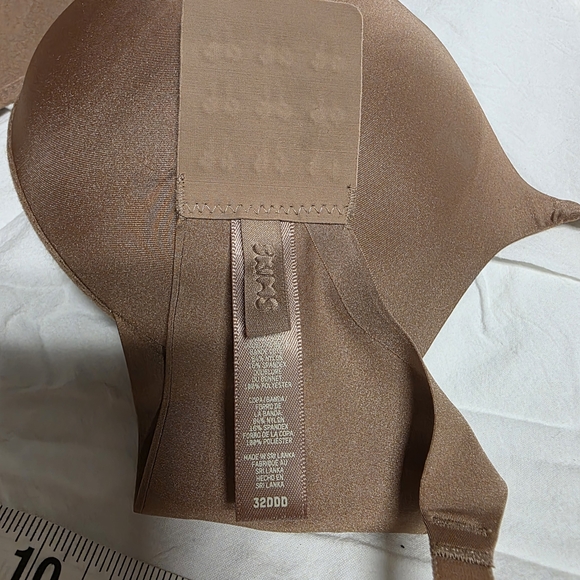 SKIMS Ultimate Nipple Push-up Bra 32DDD Bronze Kim Kardashian Seamless Bra - Picture 15 of 16